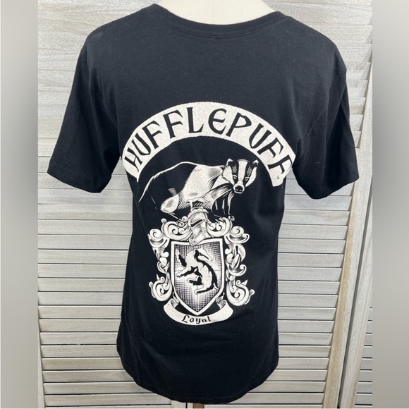 HARRY POTTER Hufflepuff T-Shirt Black/ White-Small - Picture 1 of 2